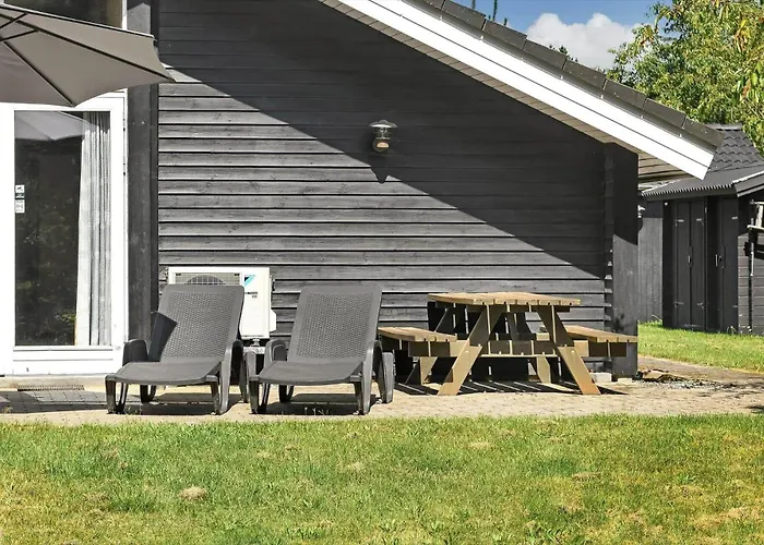 Bv296-blavand-ved-volden-8